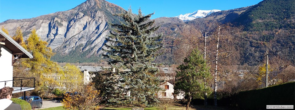 Automne et les premières neiges sur l'Alpe